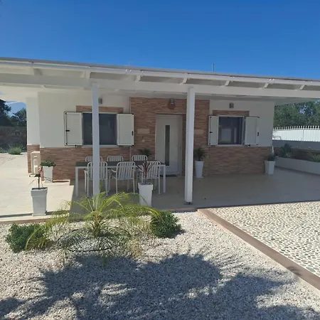 Villa Dadis