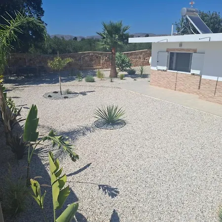 Dadis Villa